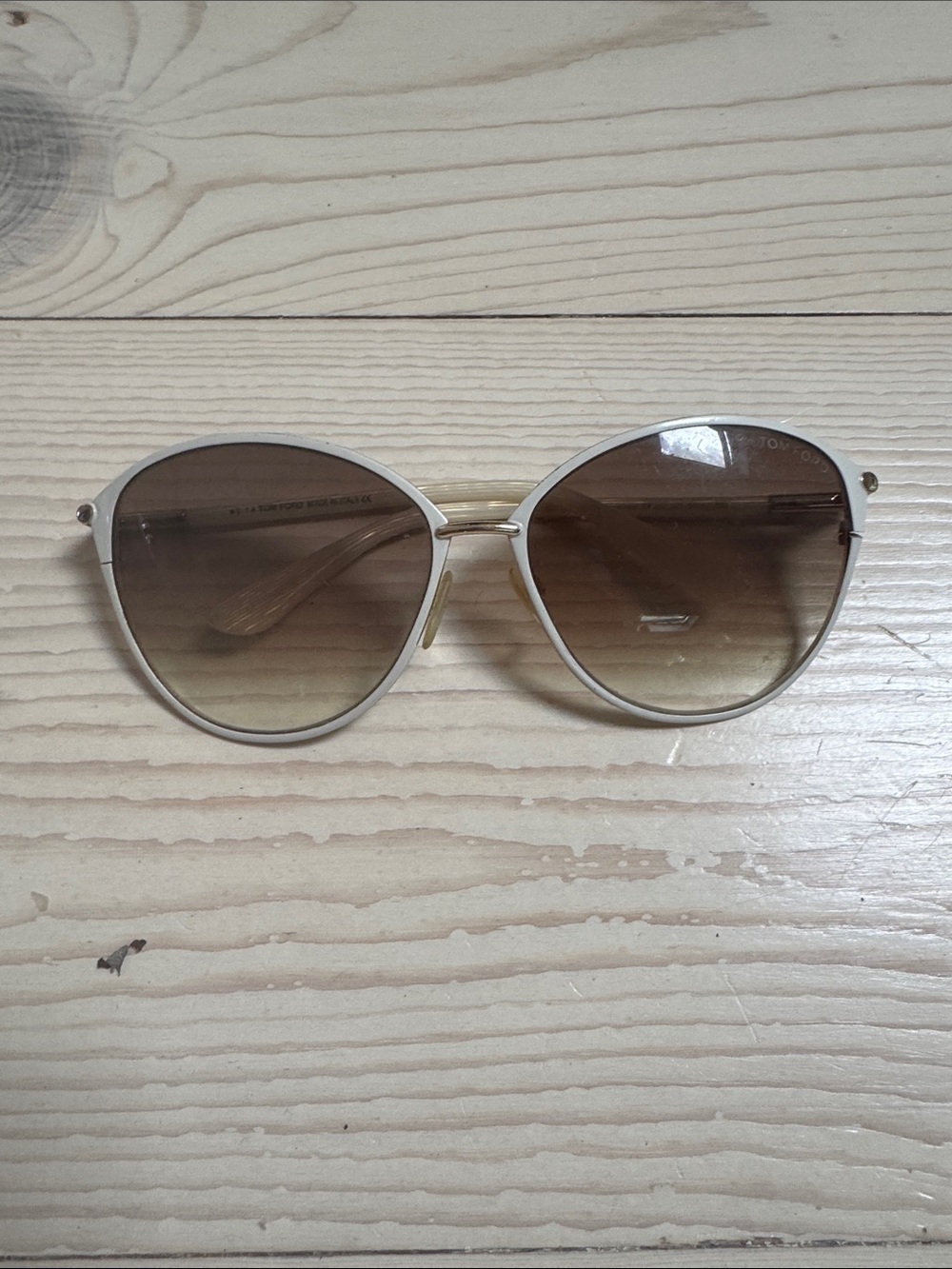 Tom Ford Penelope Classic Round Sunglasses in white with Brown Gradient Lenses